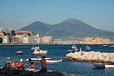 《森林之子》AI更加智能 可协助战斗、建造等